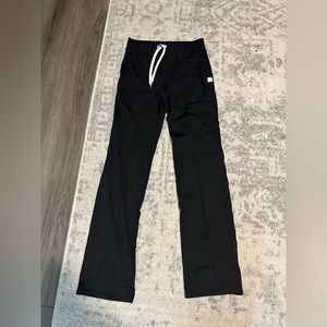 Vuori black flare pant new without tags never worn